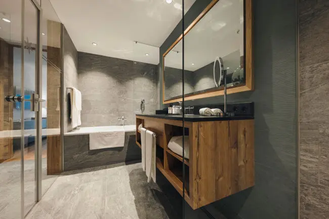 Design Juniorsuite mit Balkon "Silberfichte" - Zimmer in Schruns, Alpenhotel Montafon
