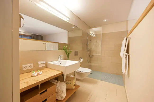 Premium-Familienzimmer mit Balkon - Zimmer in Schruns, Alpenhotel Montafon