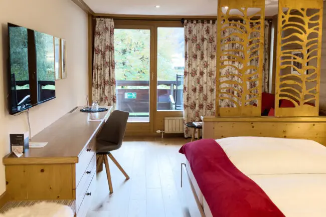 Superior Doppelzimmer mit Balkon - Zimmer in Schruns, Alpenhotel Montafon Superior Doppelzimmer mit Balkon - Zimmer in Schruns, Alpenhotel Montafon