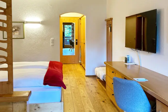 Superior Doppelzimmer mit Balkon - Zimmer in Schruns, Alpenhotel Montafon Superior Doppelzimmer mit Balkon - Zimmer in Schruns, Alpenhotel Montafon