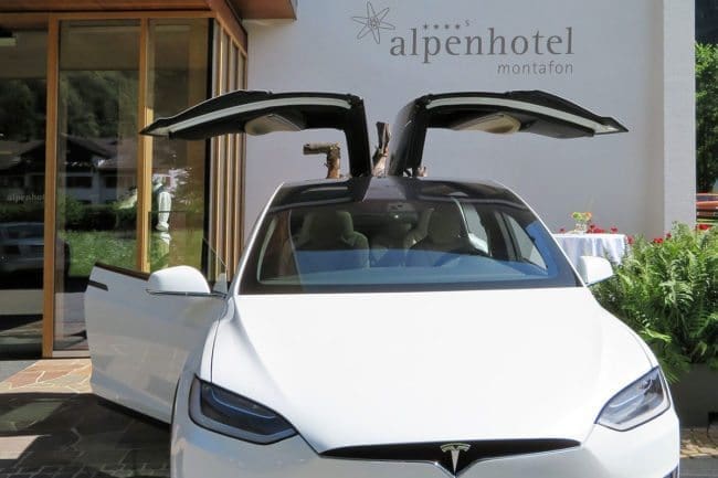 Tesla im Alpenhotel Montafon in Schruns